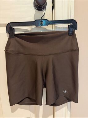 ALO Yoga | Shorts | Alo 5 Airlift Energy Short In Espresso | Poshmark